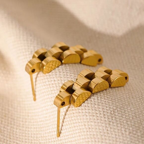 #39 New Gold Chain Link Drop Earrings - Picture 4 of 10